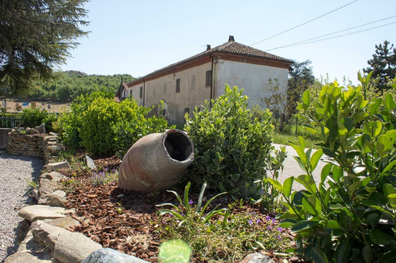 Alla Corte Dei Caretto Neive Bagian luar foto